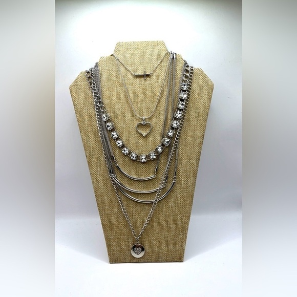 Necklaces Lot 5 Assorted Necklaces Silver Tone Necklaces - Picture 4 of 14